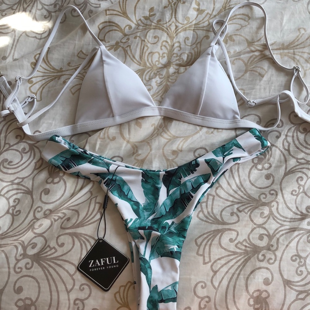 Brand new leaf print bathing suit